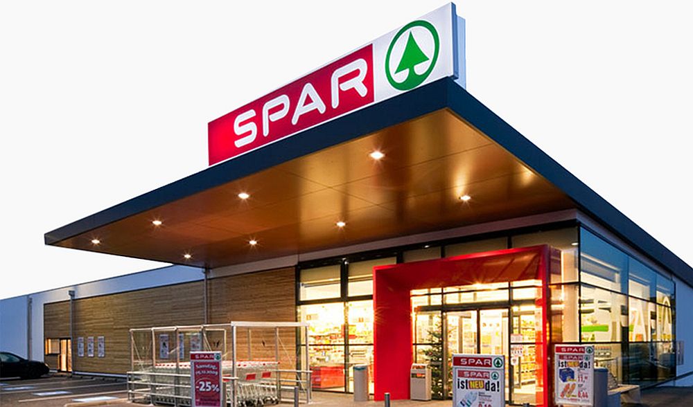 Спар киров. Спар. Супермаркет Спар. Spar магазин. Spar в Европе.