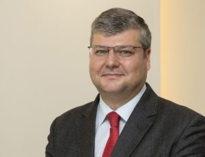 Henkel - Albert Lipperheide, Diretor de Vendas de adesivos de consumo da Henkel Ibérica