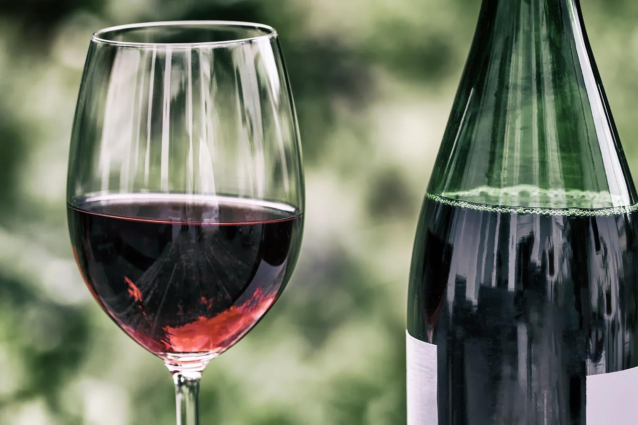 wine-g179609e75_1280