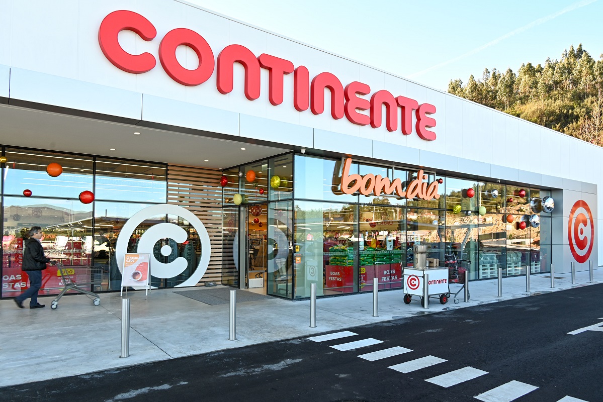 Cushman&Wakefield vende Media Markt Leiria - Hipersuper - Hipersuper